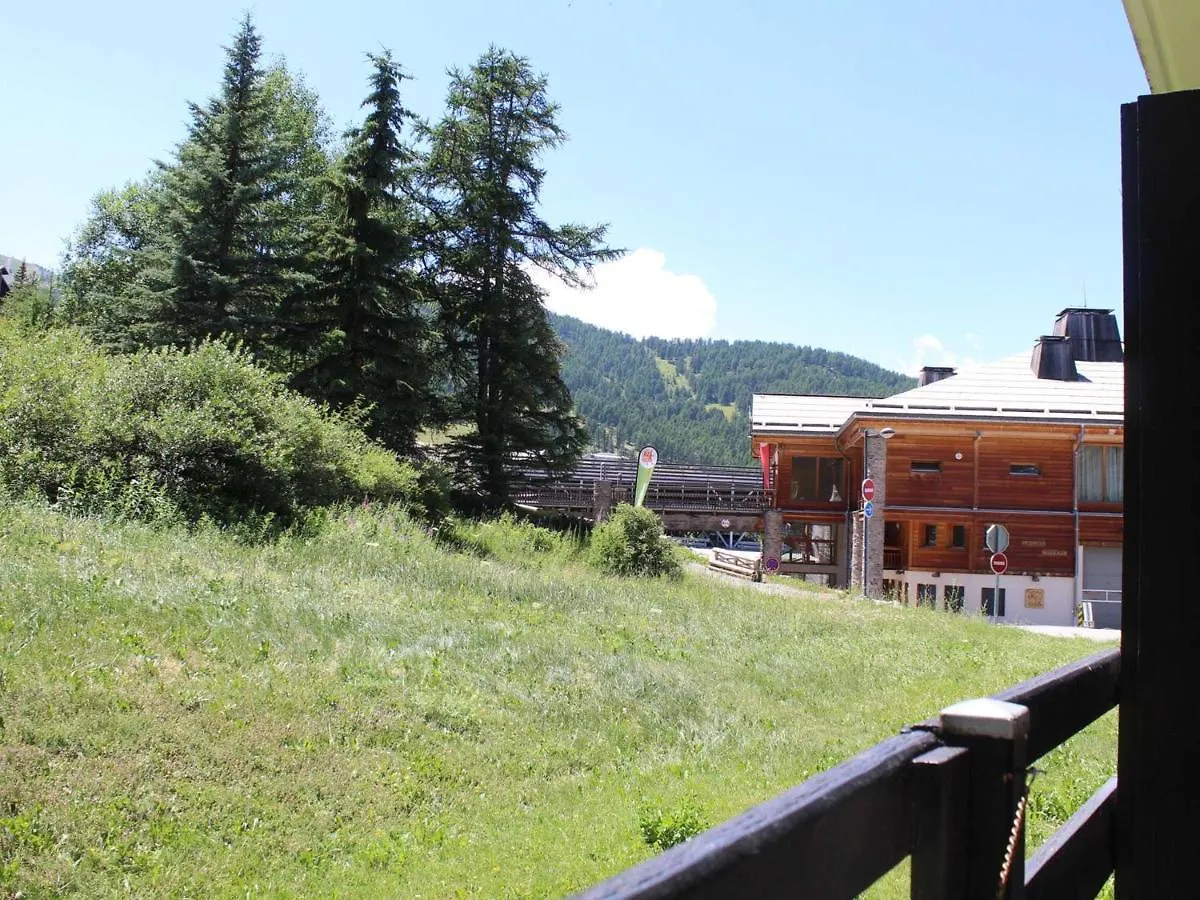 Apartment Appartement T2 Calme Avec Balcon Sud, Parking Gratuit, Navette Proche - 4 Couchages A Risoul 1850 - Fr-1-330-520 France